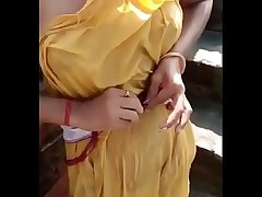 Desi bhabhi bathing video